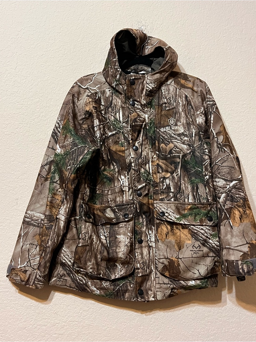 Youth, large jacket game winner in real tree camo GUC